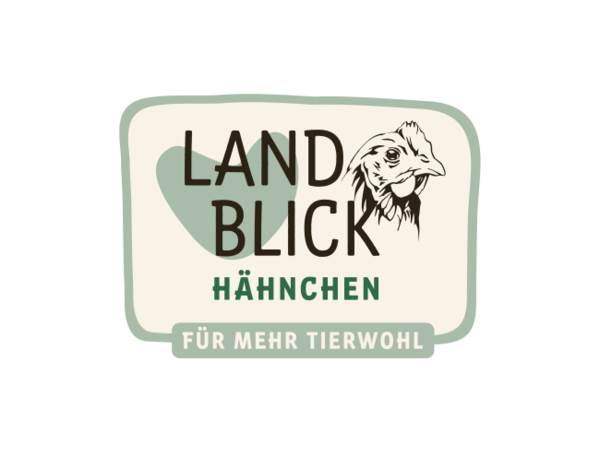 Das grüne Logo mit dem Schriftzug „Landblick Hähnchen. Für mehr Tierwohl“. 