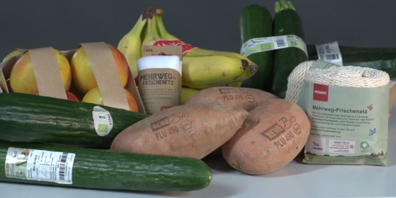 Auswahl an unverpackten Gemüse- und Obstsorten