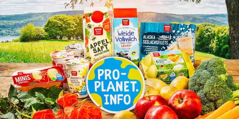 Auswahl an REWE Produkten mit Pro-Planet Auszeichnung, Gemüse und Obst