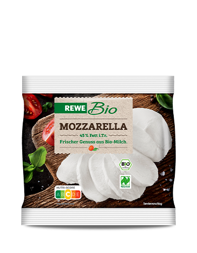 Eine Packung REWE Bio Mozzarella.